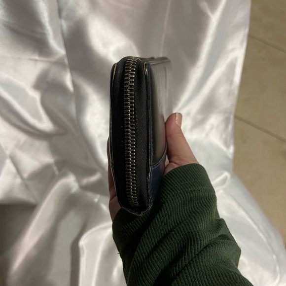 GUCCI Guccisima Navy and Black Leather Round Zipper Long Wallet - Picture 3 of 12